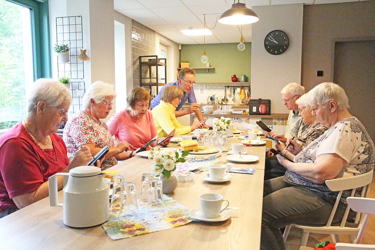Smartphone-Kurs im Quartierstreff Smartphone-Kurs im Quartierstreff